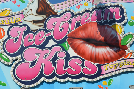 Ice-Cream-Kiss-001